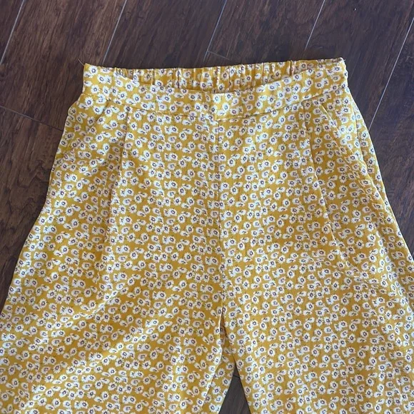 Wide Leg Flower Pants - Picture 2 of 3